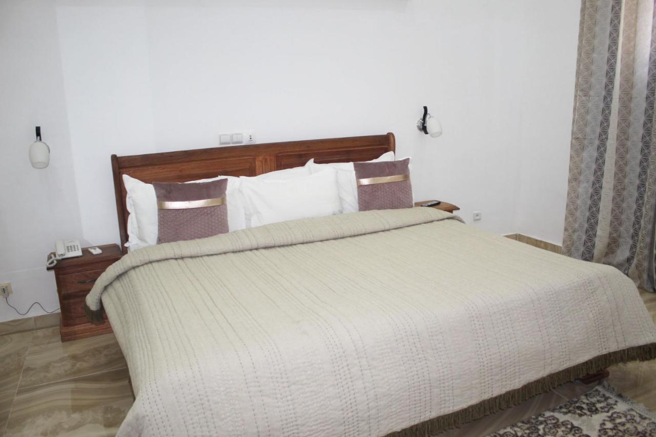 Complexe Hotelier Olympe Korhogo Extérieur photo
