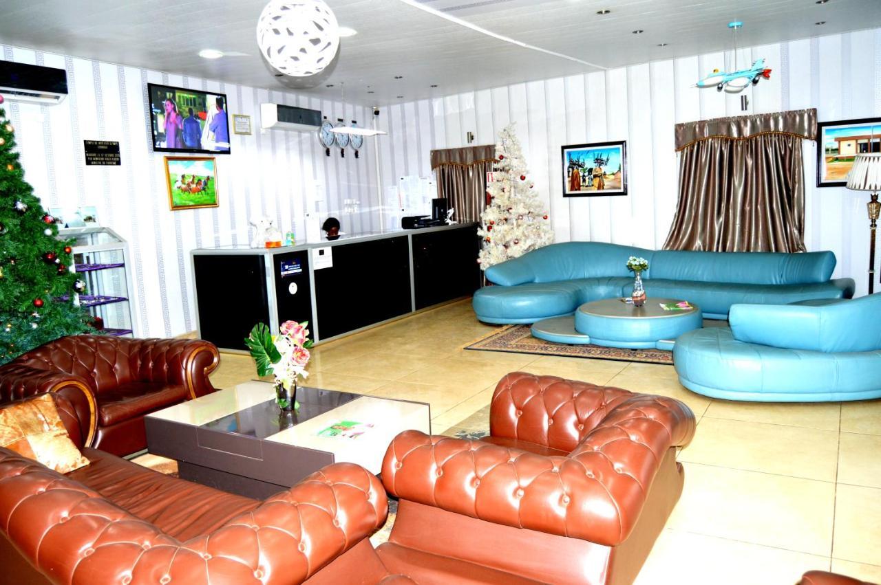 Complexe Hotelier Olympe Korhogo Extérieur photo