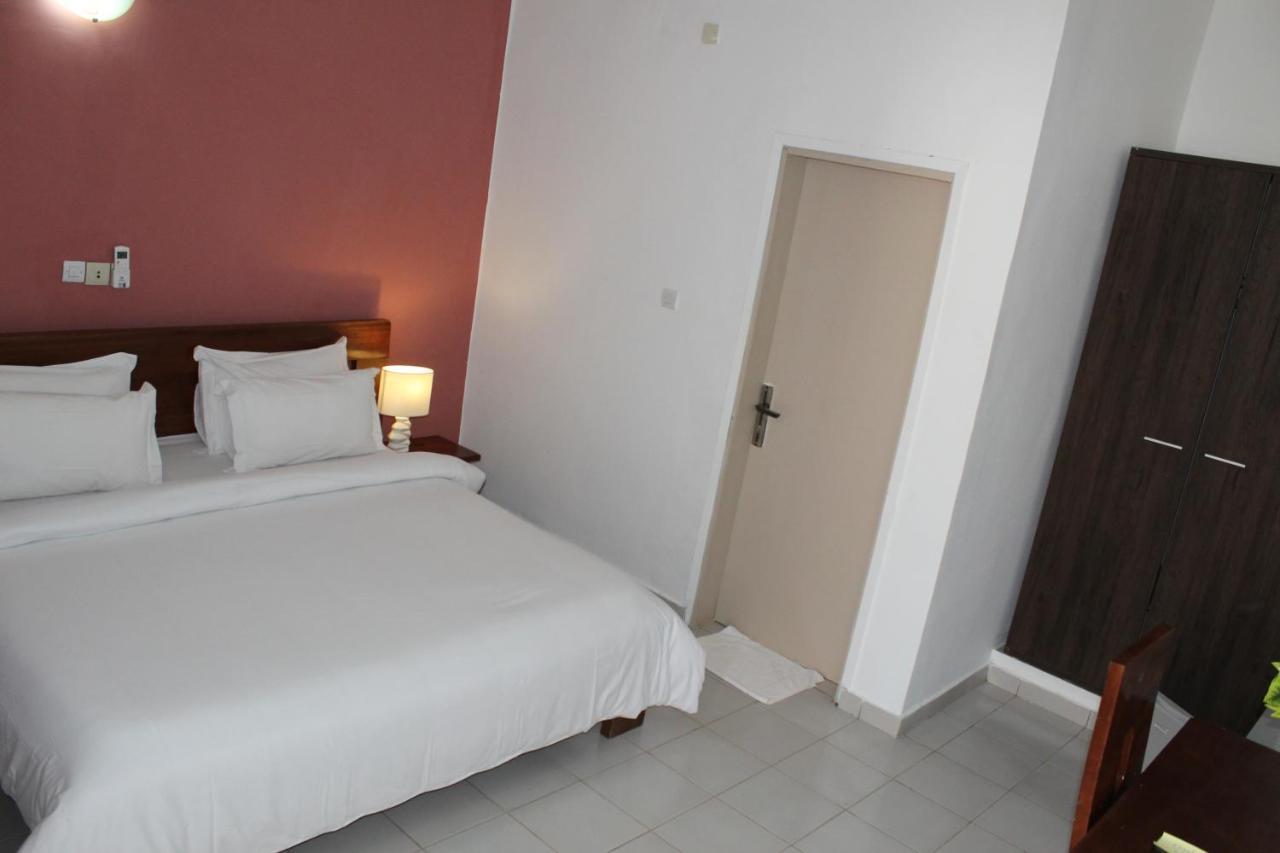 Complexe Hotelier Olympe Korhogo Extérieur photo